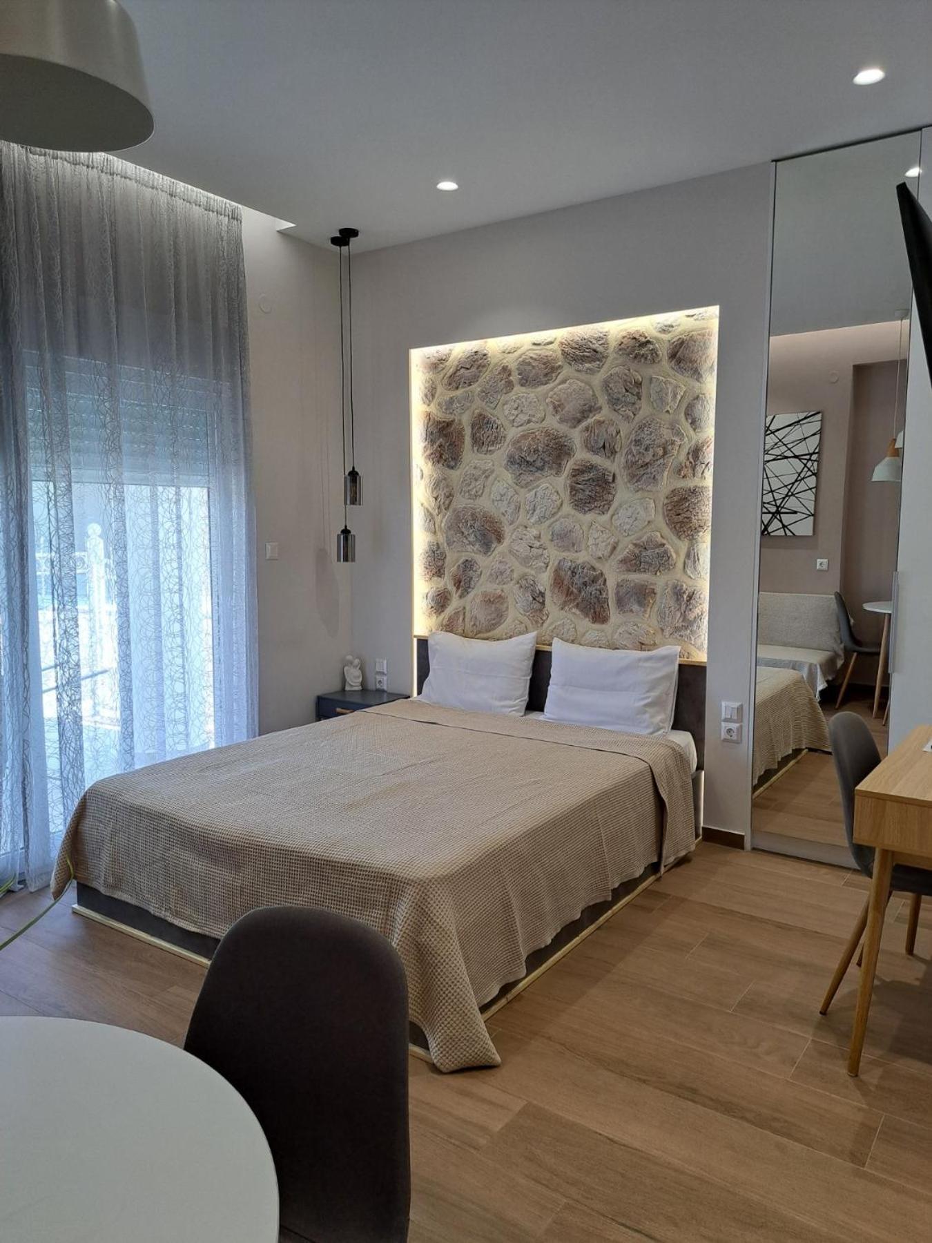 Διαμέρισμα Eclectic With Stone